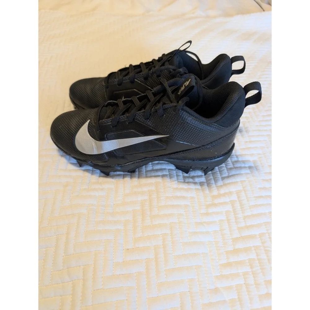 Nike Alpha Football Cleats Boys' Black White Size 5.5Y FQ4016-002‎